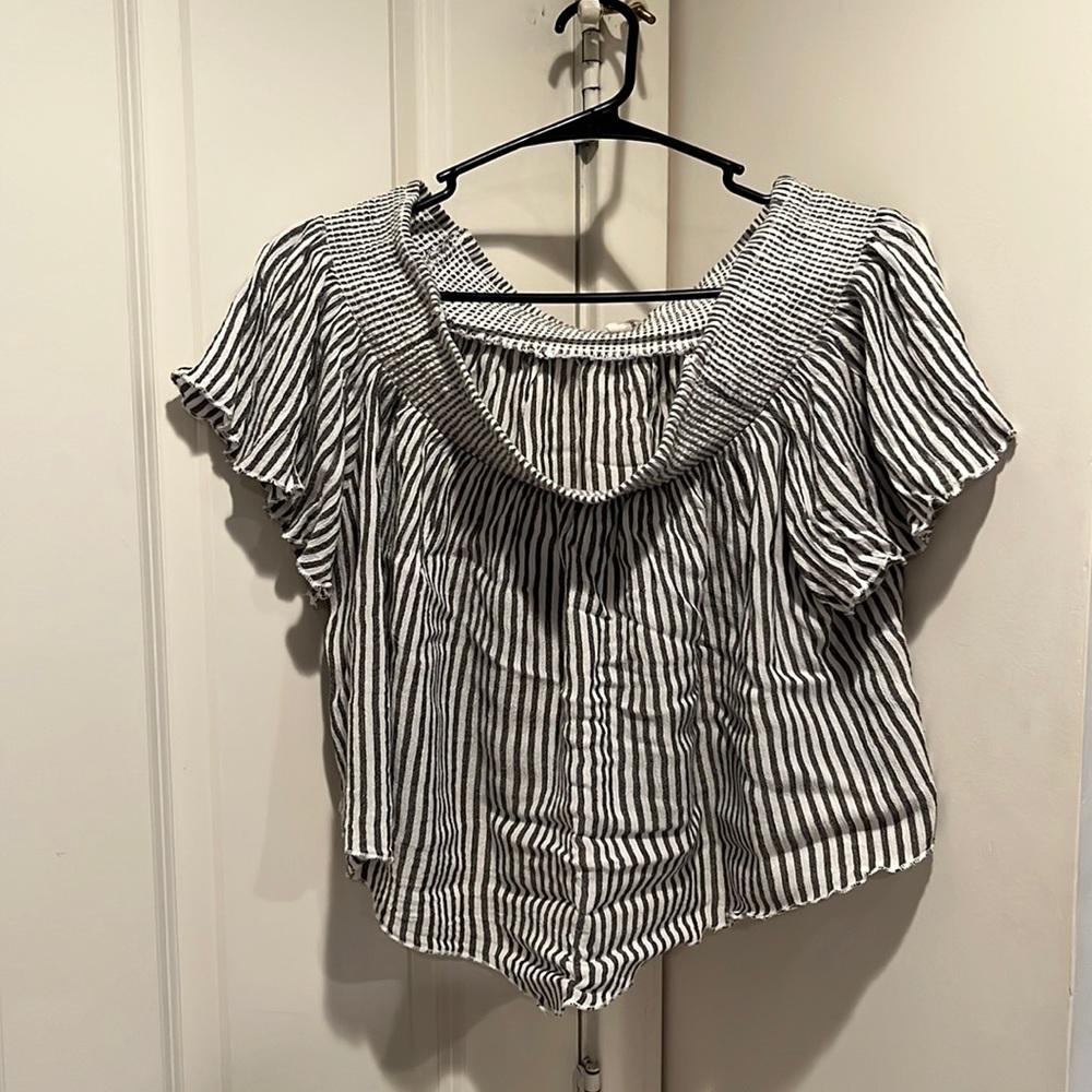 Blue and white stripe off the shoulder top. Gently worn. Size L